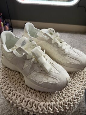 New Balance 327 Lace Sneakers NEW
